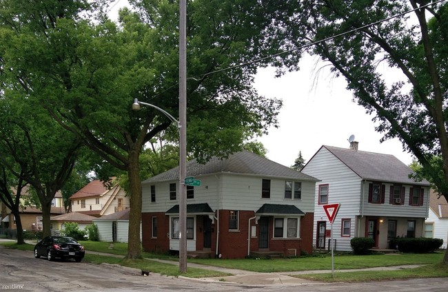 Primary Photo - 2 br, 1 bath House - 3704 W Vienna Ave 370...