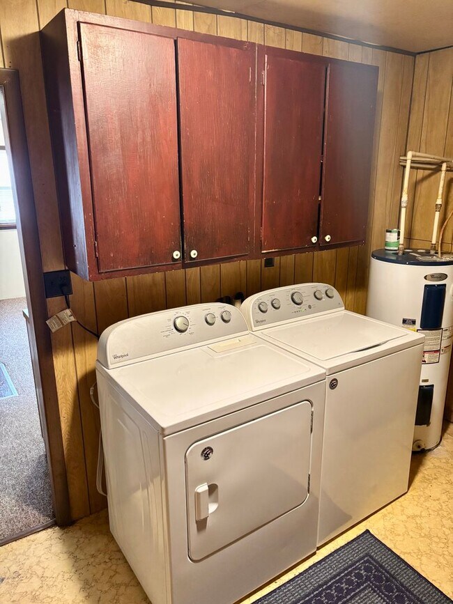 Building Photo - Spacious 2-bed, 1-bath house in Bluffton!