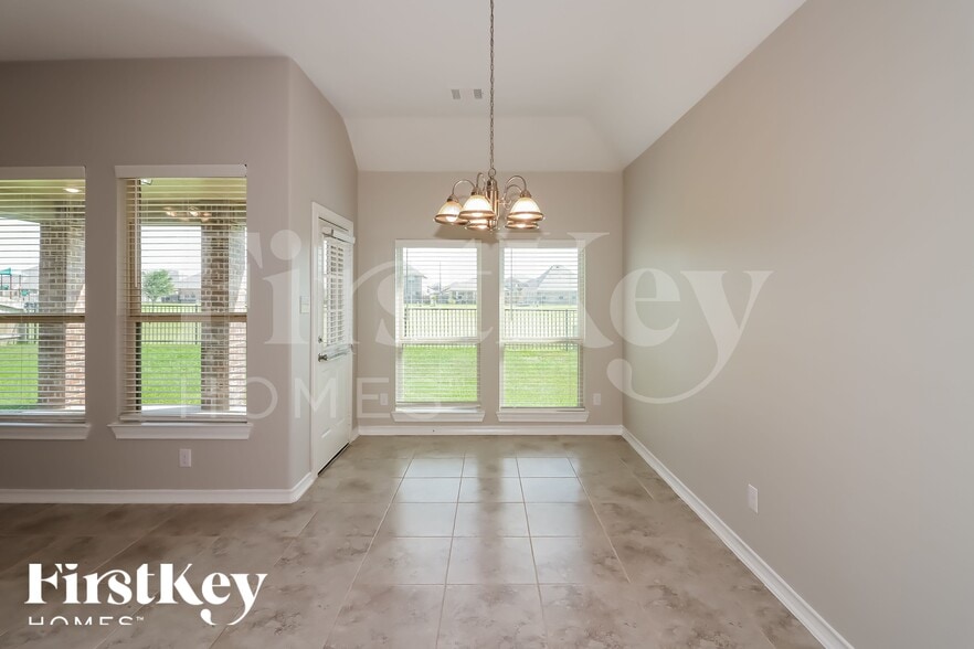 Building Photo - 6211 Kolle Dr