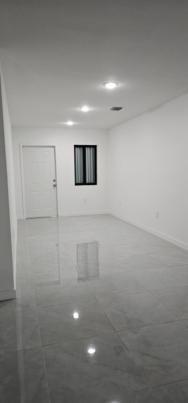 Building Photo - 2970 NW 48th St