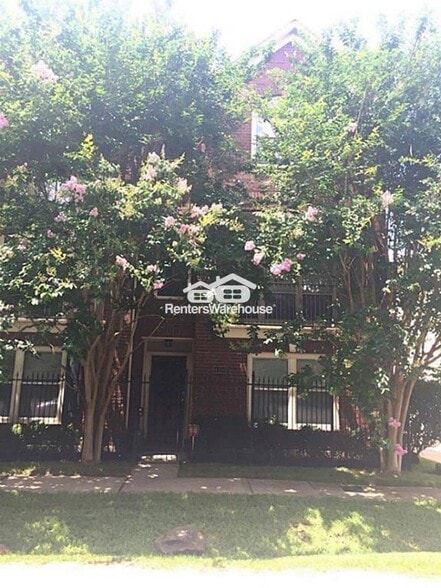 Building Photo - 4100 Blossom St