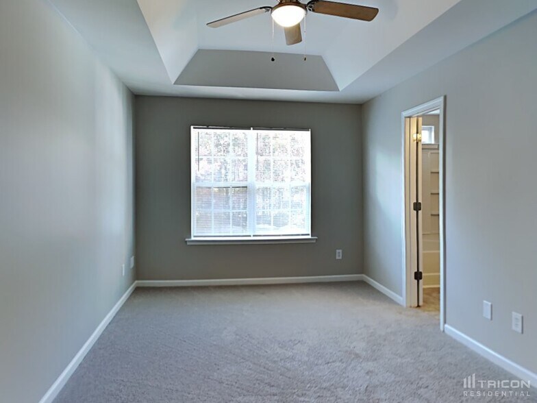 Building Photo - 5526 Henderson Oaks Dr
