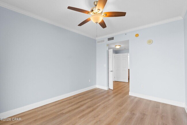 Building Photo - 2400 Grandiflora Blvd