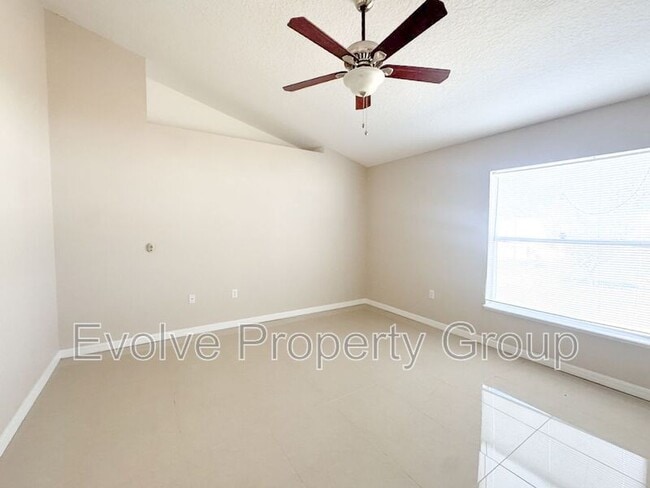 Building Photo - 21 Llanes Pl