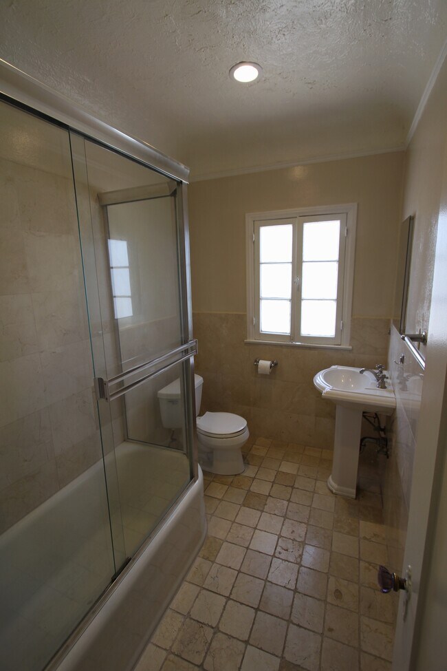 Bathroom - 1437 S Holt Ave