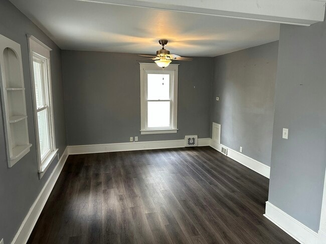 Building Photo - 811 W Edwards St