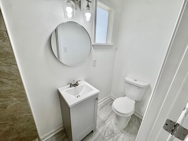 Building Photo - 3922 Pleasant Cove