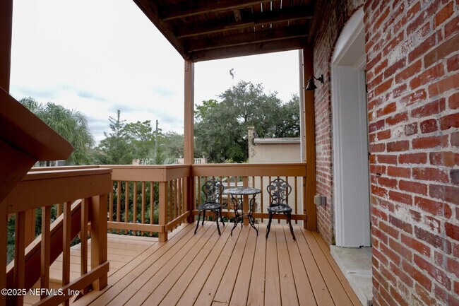 Building Photo - 115 W 2nd St