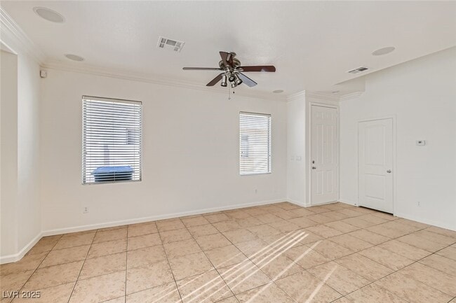 Building Photo - 3645 Lakeside Villas Ave