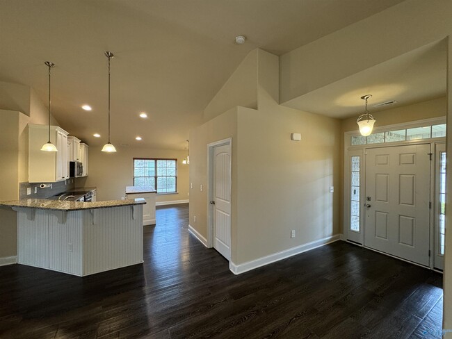 Building Photo - 2467 Bell Manor Dr SW