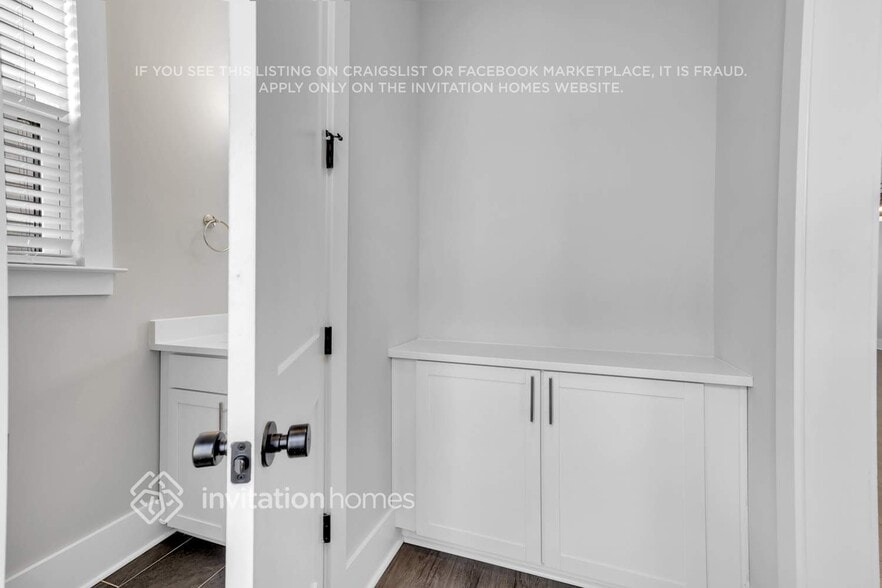 Building Photo - 1206 49th Ave N