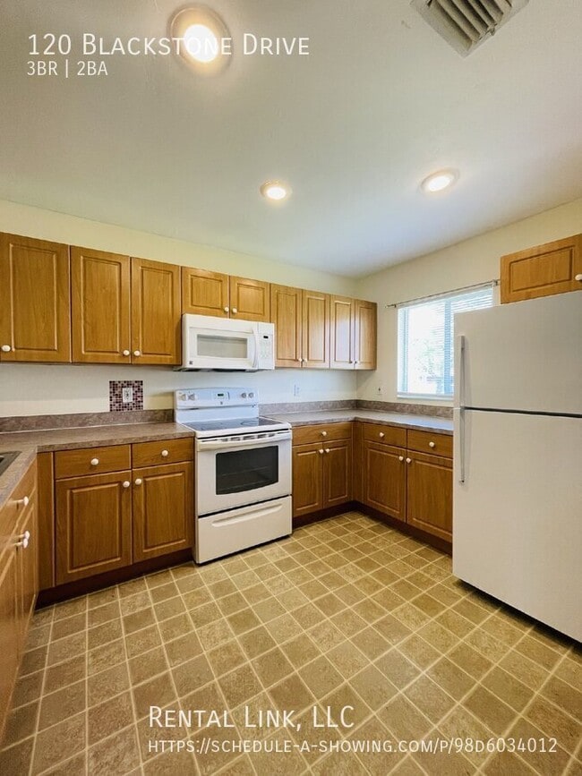 Building Photo - 120 Blackstone Dr