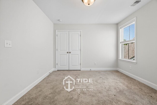 Building Photo - Comfort & Convenience in a Prime Location