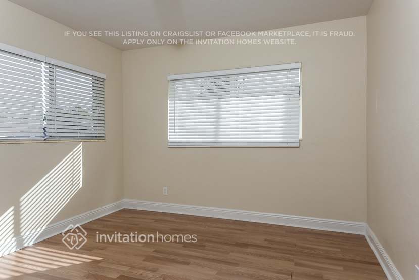 Building Photo - 533 W Dayton Cir