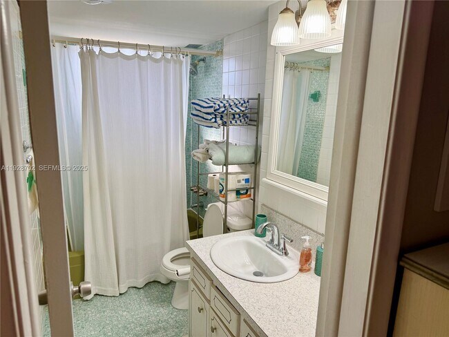 Building Photo - 2820 NE 201st Terrace