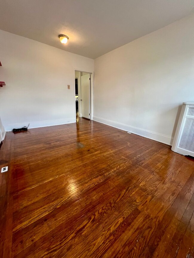 Building Photo - 224 N 65th St
