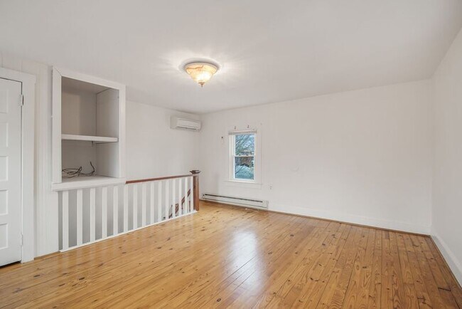 Building Photo - 918 Mercer St