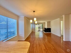 Building Photo - 2Bed/2Bath Central Novato Location with Po...