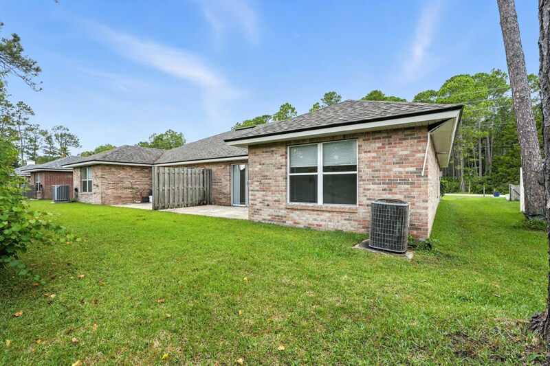 Building Photo - 70 Red Mill Dr