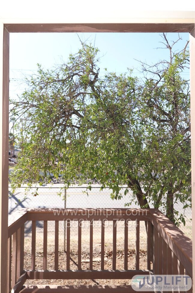 Building Photo - 950 B St