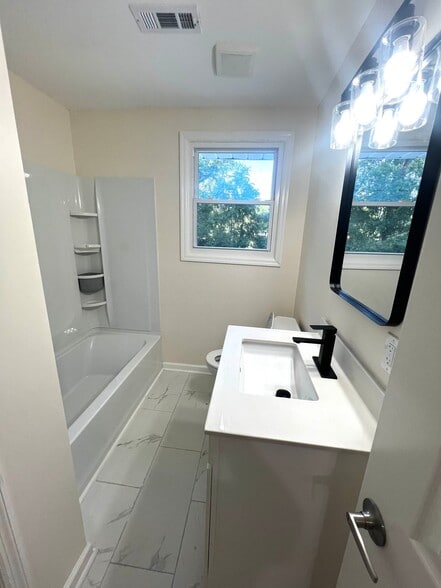 Building Photo - 141 Bailey Collins Dr