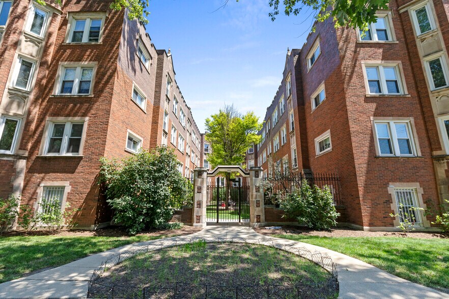 Primary Photo - 4423 N Lawndale Ave