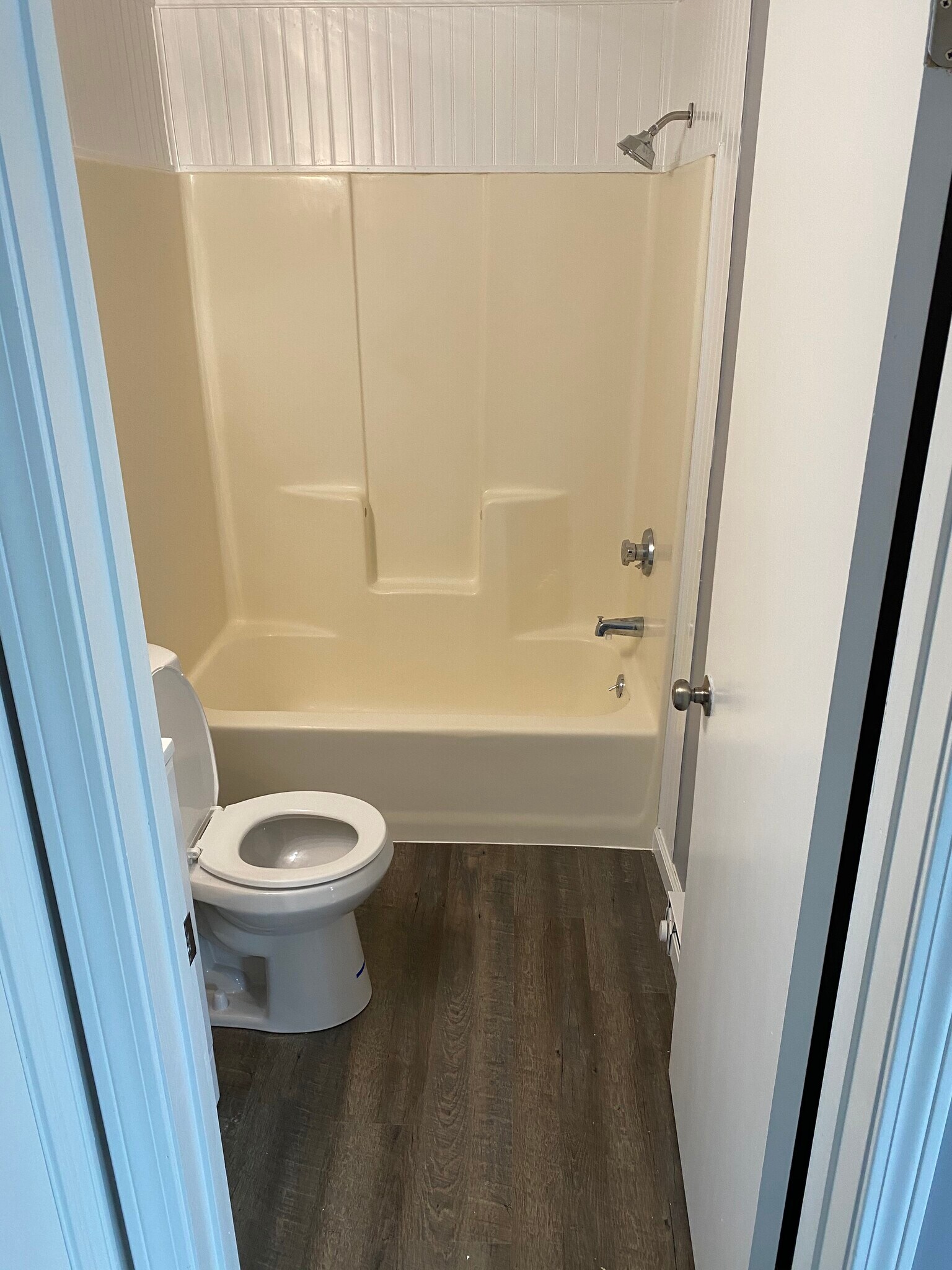 Building Photo - 12 Maple St