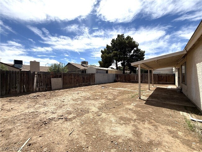 Building Photo - 5625 Ballinger Dr