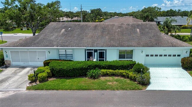 Building Photo - 2429 Lancaster Dr