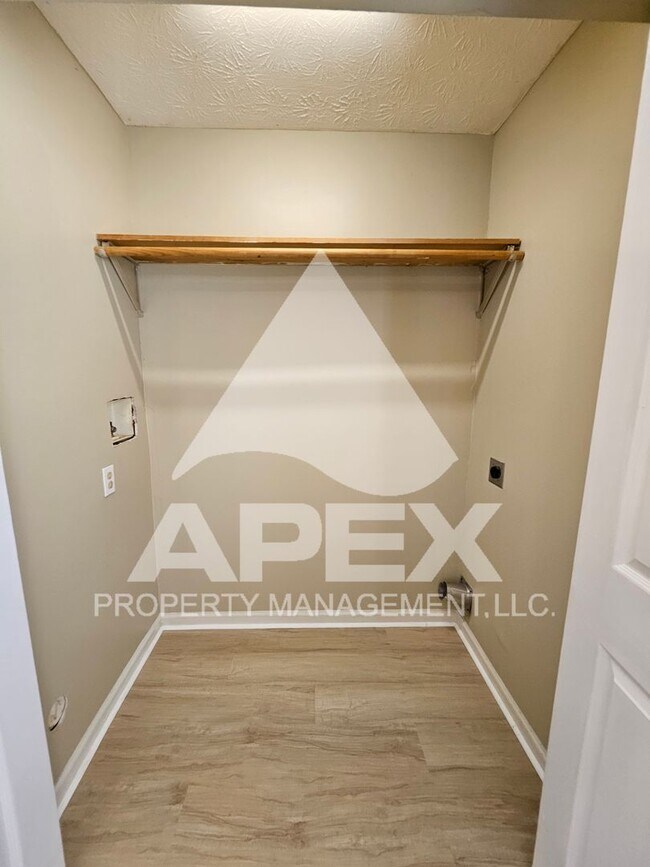 Building Photo - Nice 2 Bd | 1.5 Ba Townhouse in West Knox Condo Community!