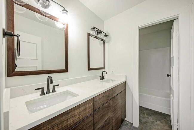 Building Photo - 6305 Forest Hills Dr