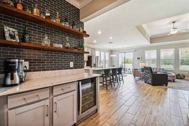 Building Photo - 9571 Little Bluestem Dr