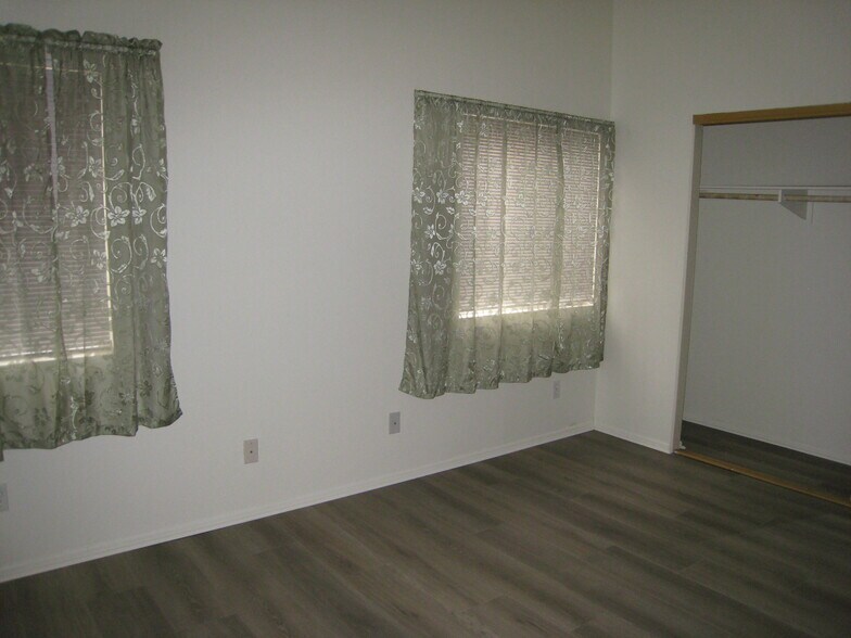 Building Photo - 2616 Cimmaron Ave