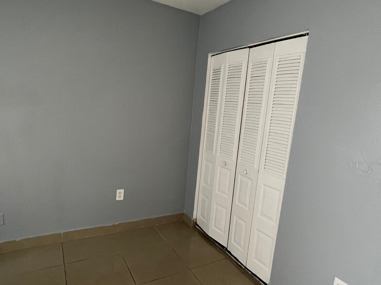 Building Photo - 13890 SW 90th Ave