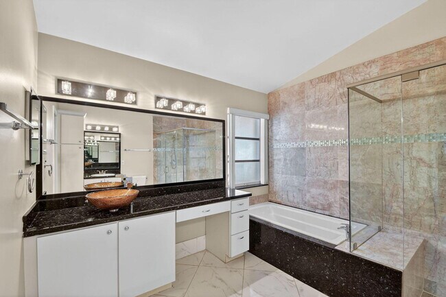 Building Photo - 7891 Sailing Shores Terrace