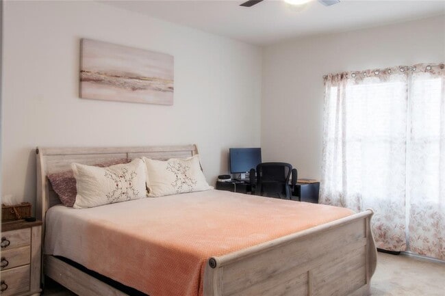 Building Photo - 1404 Aquilla Dr