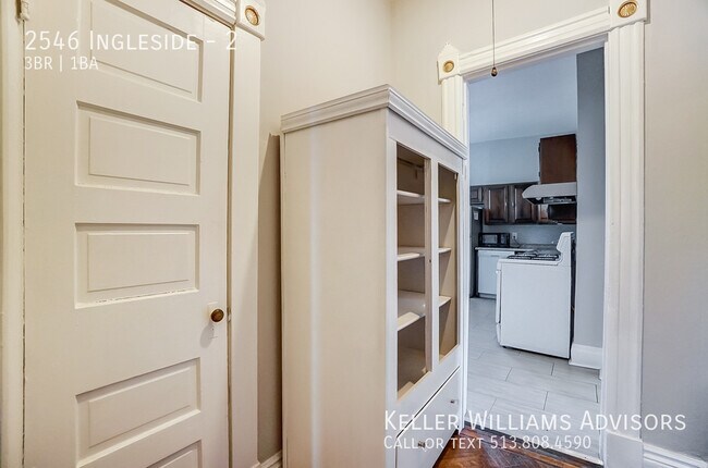 Building Photo - 2546 Ingleside-2