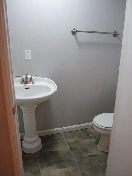 Building Photo - 3873 Canning Avenue