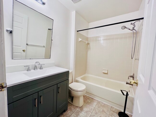 Building Photo - 5354 Regal Ct