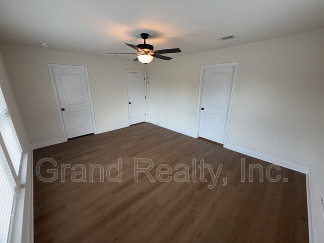 Building Photo - 4417 Village Oak Ln