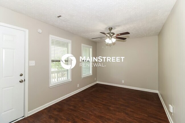 Building Photo - 3 Bedroom Pet-Friendly Home in Lithonia, GA with Main Street Renewal
