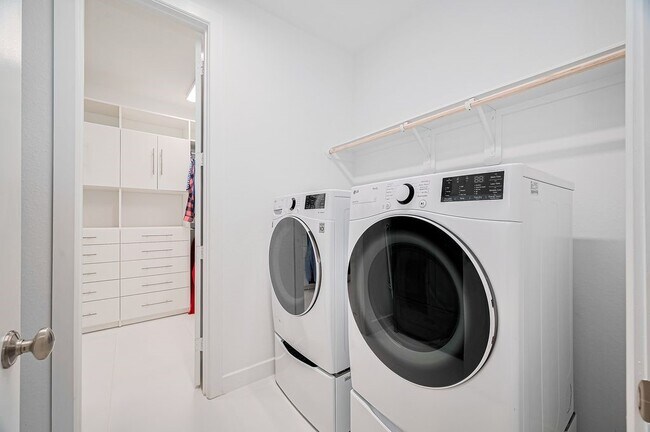 Building Photo - 18311 Licola Mdw Ln