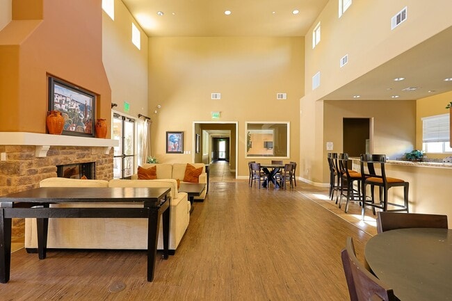 Building Photo - Fully Furnished 2-Bed, 2.5-Bath Home with ...