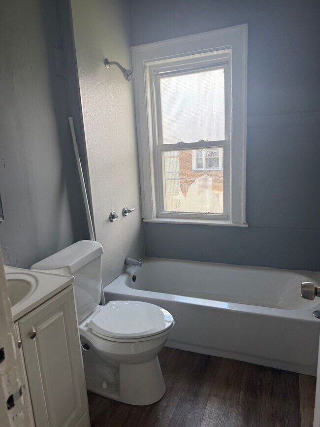 Building Photo - 12506 Union Ave