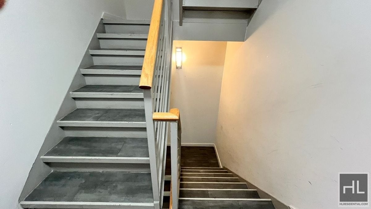 Building Photo - BERGEN STREET