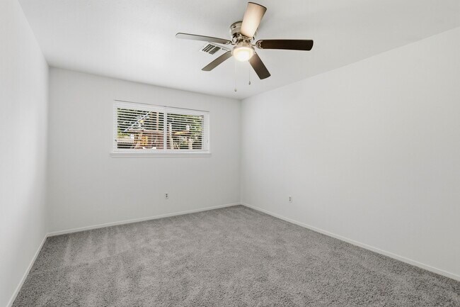 Building Photo - 1663 Chilton Ln