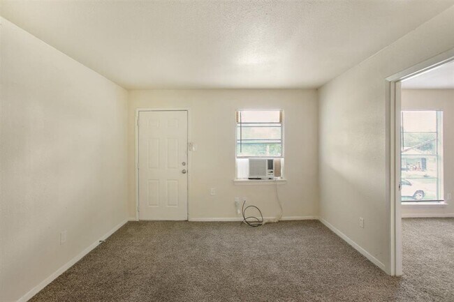 Building Photo - 5415 3 Rd St