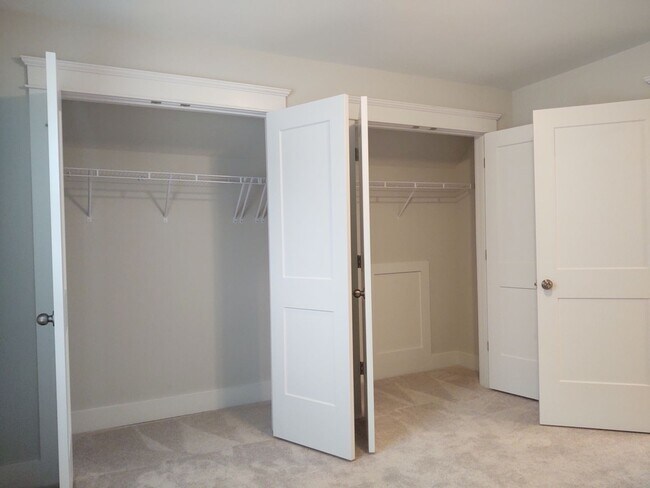 Building Photo - Beautiful Home located in the McKee Grove ...