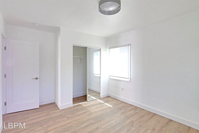 Building Photo - 4233-4239 Burns Ave