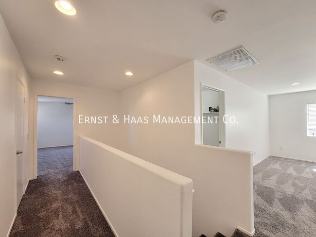 Building Photo - 17528 Yellowwood Way